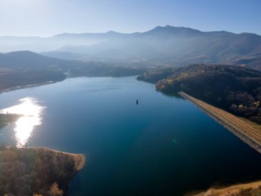 Bulgaristan 'ın Montana bölgesinin Srechenska Bara Baraj Havalimanı manzarası