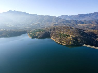 Bulgaristan 'ın Montana bölgesinin Srechenska Bara Baraj Havalimanı manzarası