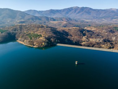 Bulgaristan 'ın Montana bölgesinin Srechenska Bara Baraj Havalimanı manzarası