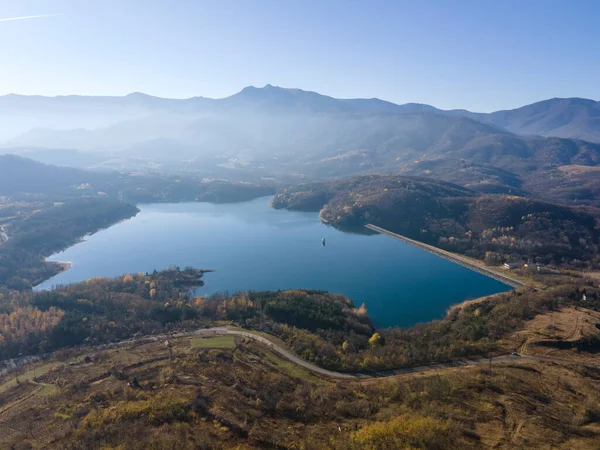Bulgaristan 'ın Montana bölgesinin Srechenska Bara Baraj Havalimanı manzarası