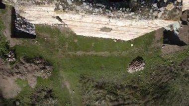Bulgaristan 'ın Haskovo Bölgesi Matochina kasabası yakınlarındaki Ortaçağ Bukelon Kalesinin havadan görünüşü