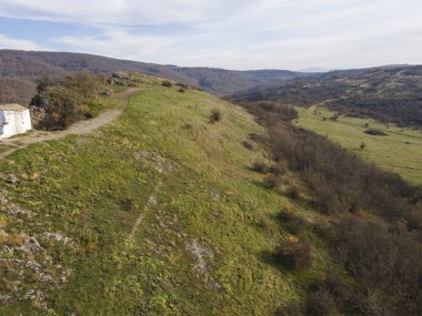 Aziz Vaftizci Yahya Kilisesi ve Pchelina Barajı, Pernik Bölgesi, Bulgaristan