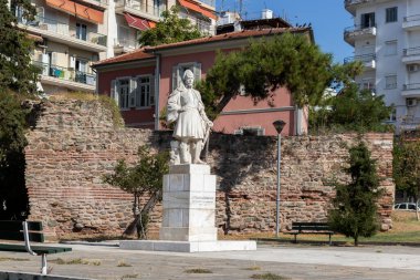 THESSALONIKI, GREECE - 22 Eylül 2019: Yunanistan 'ın orta Makedonya kentindeki Tipik cadde