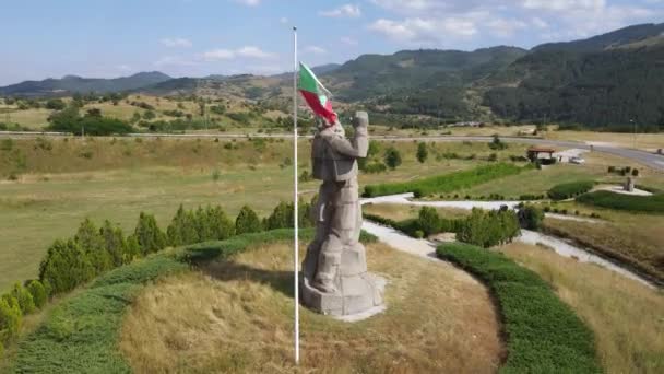 Klisura Bulgaria Luglio 2021 Veduta Aerea Del Monumento Ivan Borimechkata — Video Stock