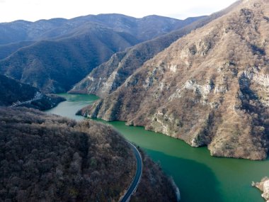 Krichim Barajı 'nın havadan manzarası, Rhodopes Dağı, Filibe Bölgesi, Bulgaristan