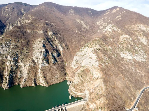 Krichim Barajı 'nın havadan manzarası, Rhodopes Dağı, Filibe Bölgesi, Bulgaristan