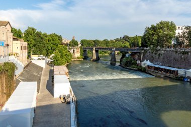 ROMA, İTALYA 22 Haziran 2017: Roma, İtalya 'daki St. Bartholomew Adası Bazilikası