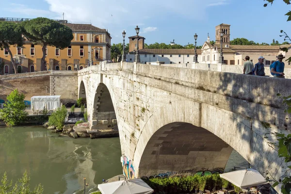 Roma Itália Junho 2017 Vista Incrível Rio Tibre Pons Cestius — Fotografia de Stock