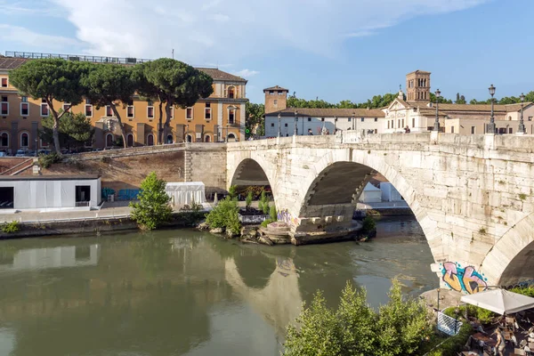 Roma Itália Junho 2017 Vista Incrível Rio Tibre Pons Cestius — Fotografia de Stock