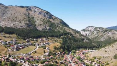 Bulgaristan 'ın Smolyan Bölgesi, Trigrad köyünün hava manzarası