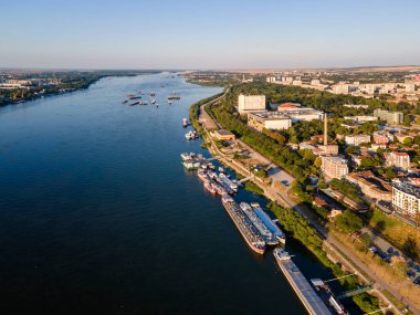 Bulgaristan 'ın Tuna Nehri ve Rusçuk Kenti' nin şaşırtıcı hava manzarası