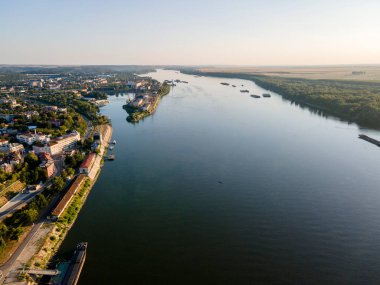 Bulgaristan 'ın Tuna Nehri ve Rusçuk Kenti' nin şaşırtıcı hava manzarası