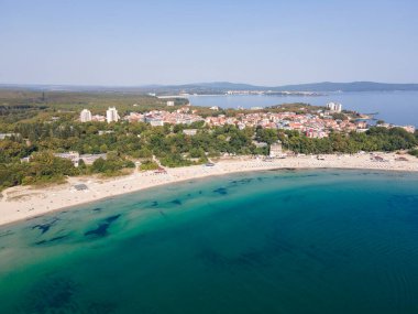 Bulgaristan 'ın Burgaz Bölgesi' ndeki Kiten kasabasının Güney Sahili 'nin şaşırtıcı hava manzarası