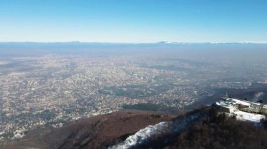 Bulgaristan 'ın Sofya Şehir Bölgesi Kopitoto bölgesindeki Vitosha Dağı' nın hava manzarası
