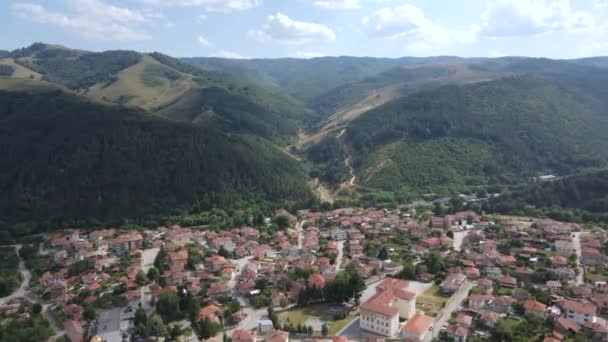 Bulgaristan Filibe Bölgesi Nin Tarihi Klisura Kentinin Hava Manzarası — Stok video