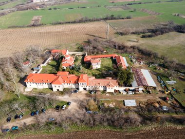 Bulgaristan 'ın Filibe Bölgesi, Saint Nedelya' ya adanmış Ortaçağ Arapovo Manastırı 'nın hava manzarası