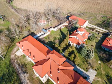 Bulgaristan 'ın Filibe Bölgesi, Saint Nedelya' ya adanmış Ortaçağ Arapovo Manastırı 'nın hava manzarası