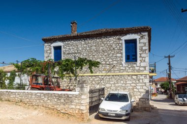 AFYTOS, KASSANDRA, GREECE - 24 Haziran 2014: Tarihi Afytos, Kassandra, Chalkidiki, Orta Makedonya, Yunanistan 'daki Eski Evler