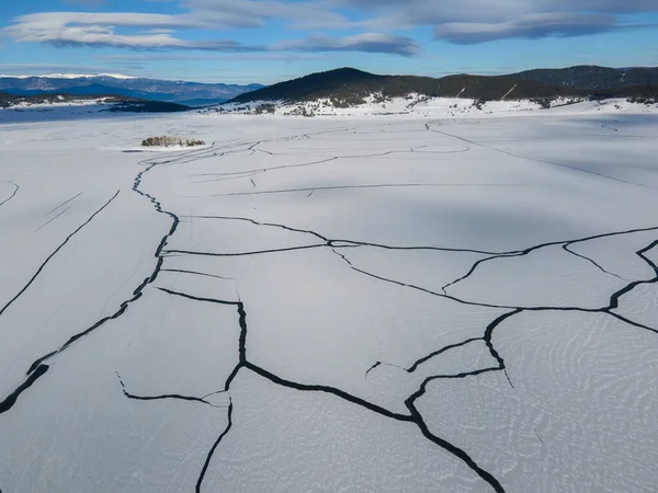 Vista Aérea Invierno Del Embalse Batak Cubierto Hielo Región Pazardzhik —  Fotos de Stock