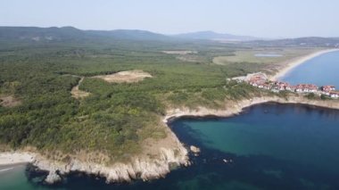 Bulgaristan 'ın Burgaz Bölgesi, Arkutino plajının şaşırtıcı hava manzarası 