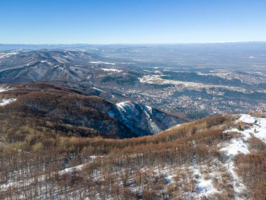 Bulgaristan 'ın Sofya Şehir Bölgesi Kopitoto bölgesindeki Vitosha Dağı' nın hava manzarası