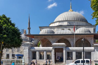 İSTANBUL, TURKEY - 26 Temmuz 2019: İstanbul, Türkiye 'deki Sultanahmet Meydanı' ndaki Alman Çeşmesi