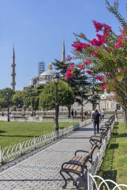 İSTANBUL, TURKEY - 26 Temmuz 2019: İstanbul, Türkiye 'de Sultanahmet Meydanı' nın Şaşırtıcı Panoraması