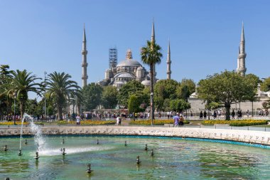 İSTANBUL, TURKEY - 26 Temmuz 2019: İstanbul, Türkiye 'de Sultanahmet Meydanı' nın Şaşırtıcı Panoraması