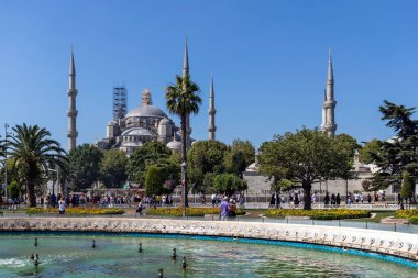 İSTANBUL, TURKEY - 26 Temmuz 2019: İstanbul, Türkiye 'de Sultanahmet Meydanı' nın Şaşırtıcı Panoraması