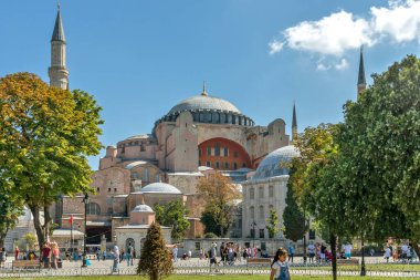 İSTANBUL, TURKEY - 26 Temmuz 2019: İstanbul, Türkiye 'de Sultanahmet Meydanı' nın Şaşırtıcı Panoraması