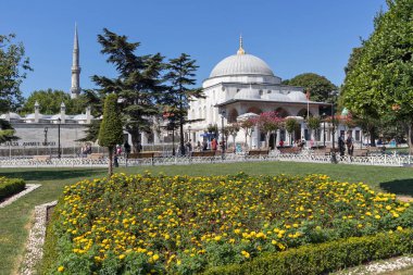 İSTANBUL, TURKEY - 26 Temmuz 2019: İstanbul, Türkiye 'de Sultanahmet Meydanı' nın Şaşırtıcı Panoraması