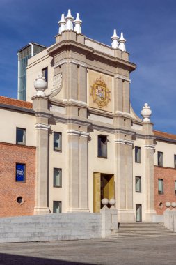 Madrid, İspanya - 23 Ocak 2018: Bina Conde Duque kültür merkezi Madrid şehir, İspanya