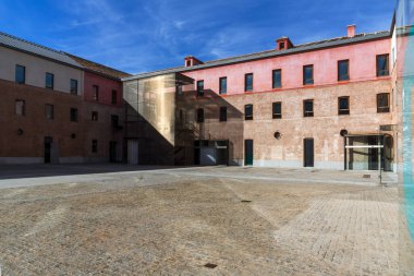 Madrid, İspanya - 23 Ocak 2018: Bina Conde Duque kültür merkezi Madrid şehir, İspanya