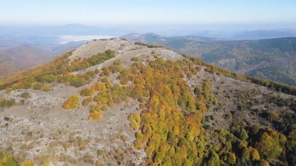 Increíble Paisaje Otoñal Montaña Erul Cerca Del Pico Golemi Región — Vídeos de Stock