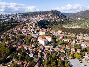 Bulgaristan 'ın Veliko Tarnovo kentinin şaşırtıcı hava manzarası