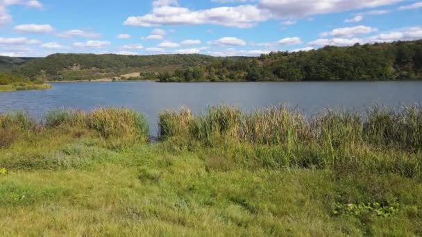 Flygfoto Över Pchelina Reservoir Pernikregionen Bulgarien — Stockvideo