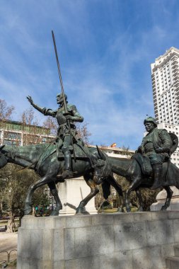 Madrid, İspanya - 23 Ocak 2018: Anıt Cervantes, Don Kişot ve Sancho Panza İspanya Meydanı Madrid şehir, İspanya