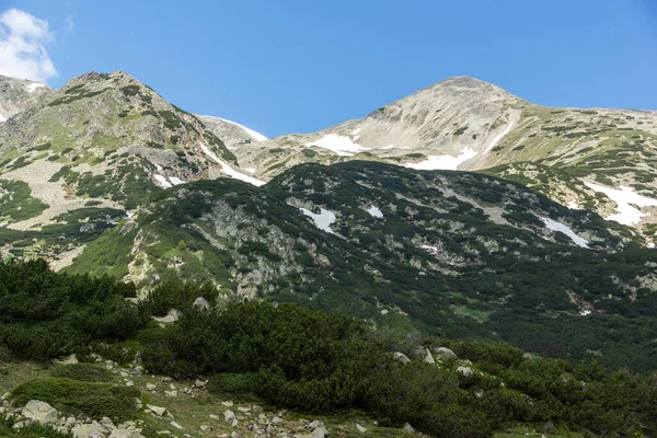 ブルガリア ポポヴォ湖近くのピリン山の素晴らしい夏の風景 — ストック写真