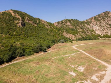 Bulgaristan 'ın Kozhuh Dağı ve Petrich vadisinin hava manzarası