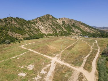 Bulgaristan 'ın Kozhuh Dağı ve Petrich vadisinin hava manzarası
