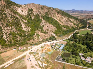 Bulgaristan 'ın Kozhuh Dağı ve Petrich vadisinin hava manzarası