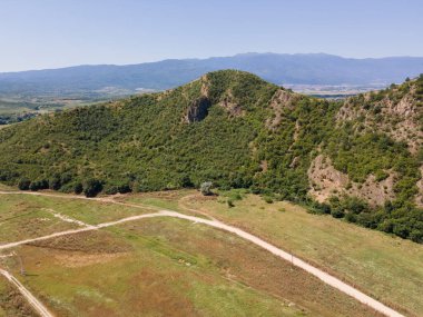 Bulgaristan 'ın Kozhuh Dağı ve Petrich vadisinin hava manzarası