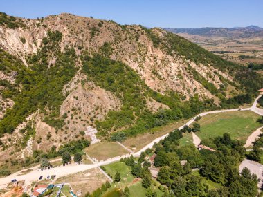 Bulgaristan 'ın Kozhuh Dağı ve Petrich vadisinin hava manzarası