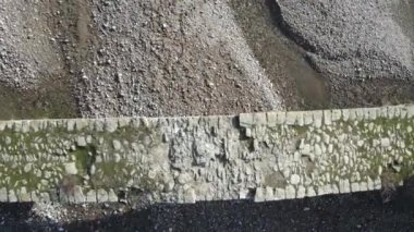 Bulgaristan 'ın Kardzhali Bölgesi' ndeki Rodop Dağları 'ndaki Nenkovo köyü yakınlarındaki antik Roma köprüsü