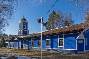 KOPRIVSHTITSA, BULGARIA - 25 Ocak 2020: Bulgaristan 'ın Sofya Bölgesi Koprivshtitsa kasabasında Bakire Meryem' in Tarihi Kilise Varsayımı