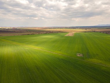 Bulgaristan 'ın Filibe Bölgesi Parvomay kasabası yakınlarındaki Yukarı Trakya Ovası' nın hava manzarası