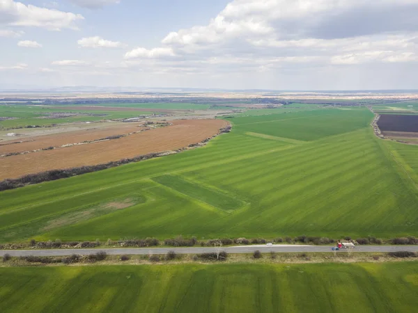 Bulgaristan 'ın Filibe Bölgesi Parvomay kasabası yakınlarındaki Yukarı Trakya Ovası' nın hava manzarası