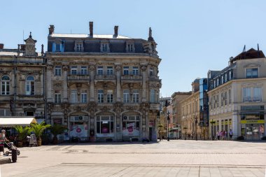RUSE, BULGARIA - 15 AĞUSTOS 2021: Bulgaristan 'ın Ruse kentinin merkezinde Özgürlük Meydanı Panoraması