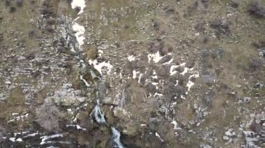 Bulgaristan 'ın Vratsa kenti yakınlarındaki Balkanlar' ın en yüksek şelalesi Vrachanska Skaklya 'nın inanılmaz manzarası