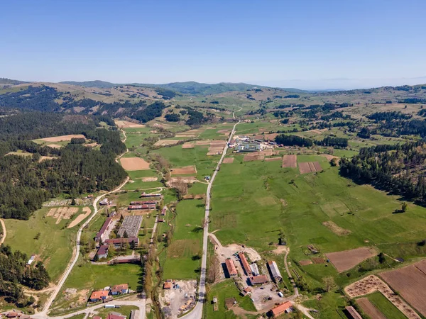 Bulgaristan 'ın Sofya Bölgesi' nin tarihi Koprivshtitsa kentinin hava manzarası